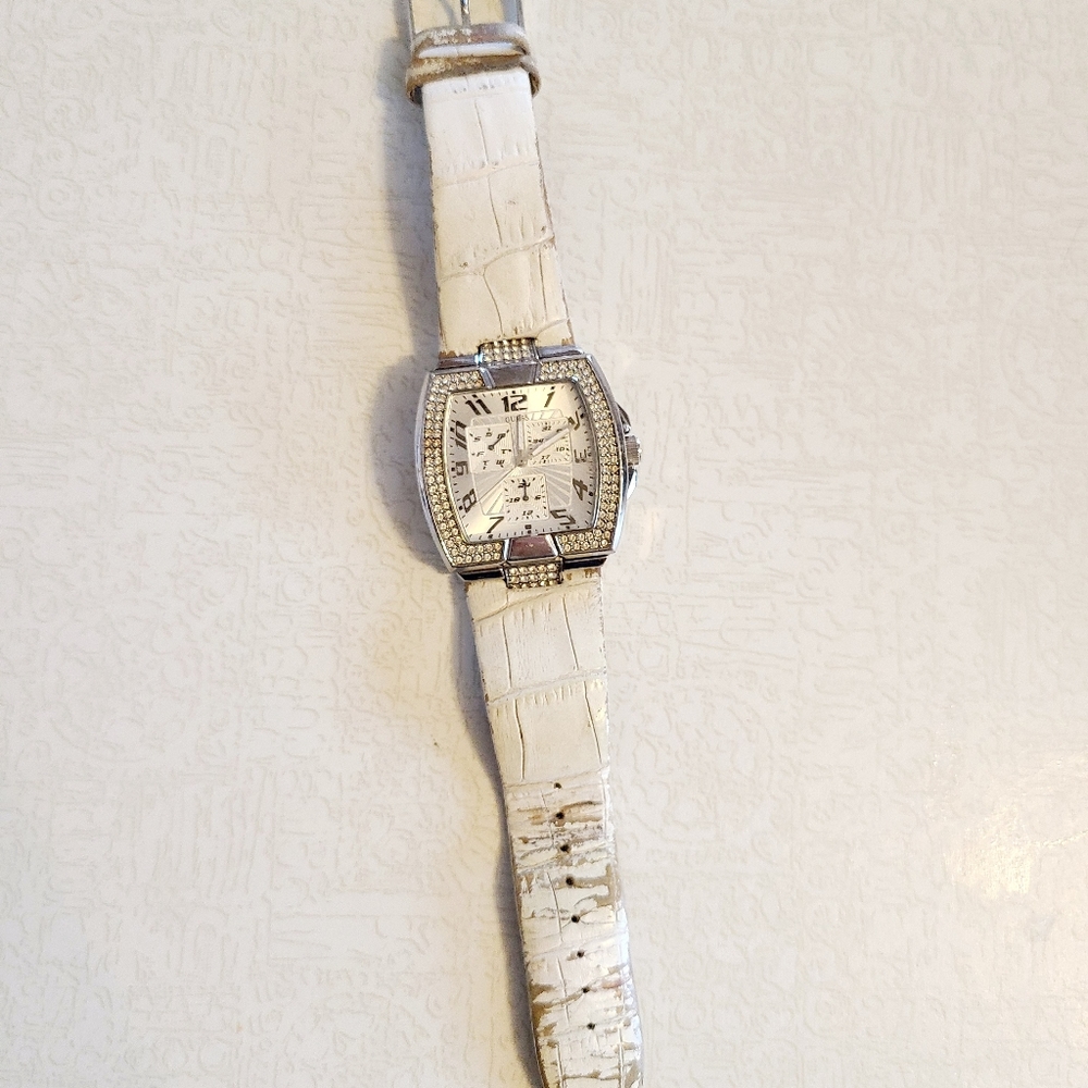 GUESS Watch - Picture 2 of 3